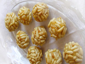 Prodotti tipici locali: il kinzica pisano, dolcetto con pinoli