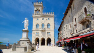 San Marino, la terra dell’ospitalità, sospesa fra tradizione e modernità