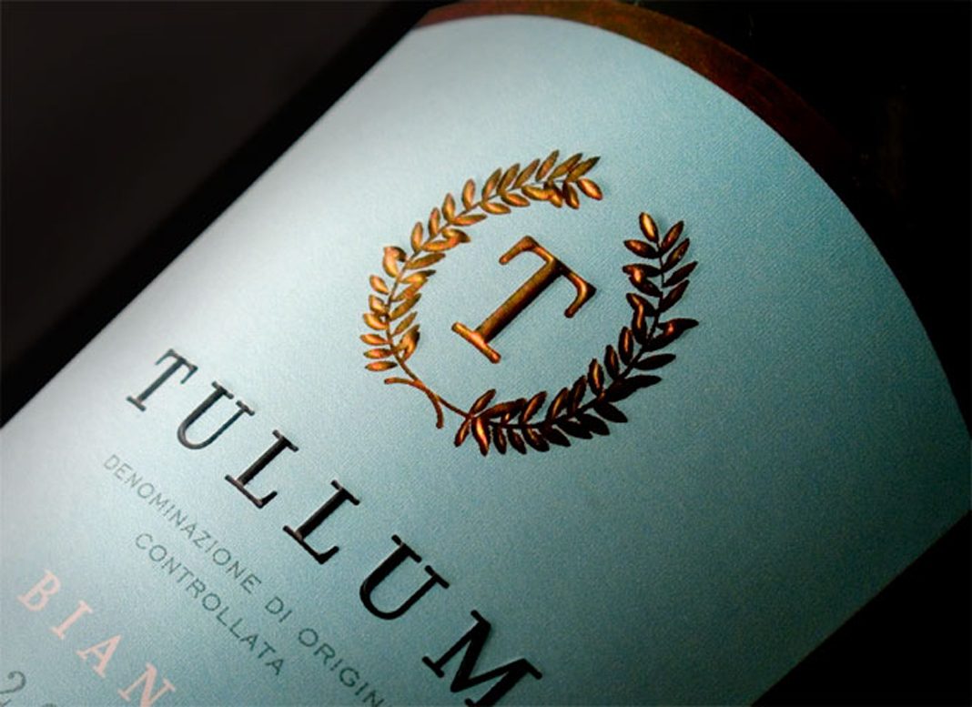 Prodotti tipici locali: il vino Tullum di Tollo, in provincia di Chieti