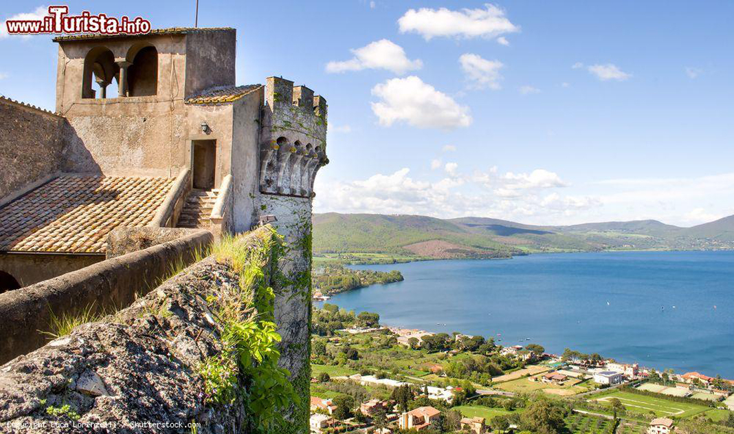 panorama_sul_lago_si_bracciano_dalla_cima_del_castello_odescalchi_provincia_di_viterbo