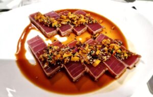 Il sushi parte prima: tataki di tonno in salsa ponzu